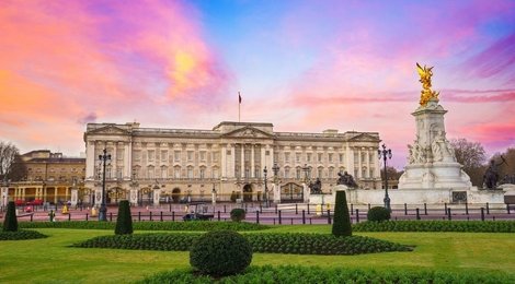 На фото: Посещение Букингемского Дворца- 50 Евро, 118 Посещение Букингемского Дворца- 50 Евро, 118
