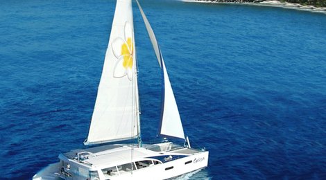 На фото: Робинзон Крузо - приключенческий круиз на яхте OPLEZIR, 118 Робинзон Крузо - приключенческий круиз на яхте OPLEZIR, 118