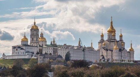 На фото: Day Trip to Tarakaniv Fort, Dubno, Kremenets, Pochayiv Lavra from Lviv from €55, 118 Day Trip to Tarakaniv Fort, Dubno, Kremenets, Pochayiv Lavra from Lviv from €55, 118