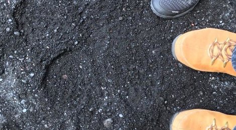 На фото: Пальцы Тролля. Черный пляж Рейнисфияра, 121 Пальцы Тролля. Черный пляж Рейнисфияра, 121