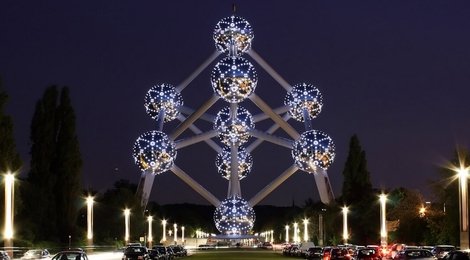 На фото: Атомиум, 118 Атомиум, 118