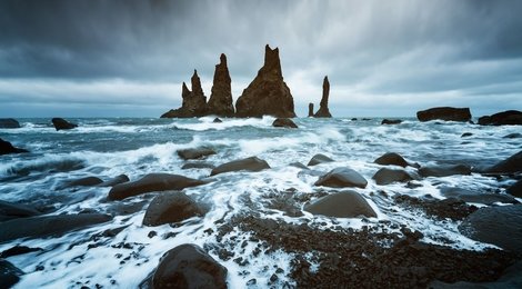 На фото: Пальцы Тролля. Черный пляж Рейнисфияра, 118 Пальцы Тролля. Черный пляж Рейнисфияра, 118