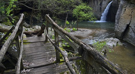 На фото: Еменский каньон и водопад, 118 Еменский каньон и водопад, 118
