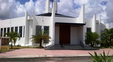 На фото: Католический собор Св. Семейства, 118 Католический собор Св. Семейства, 118