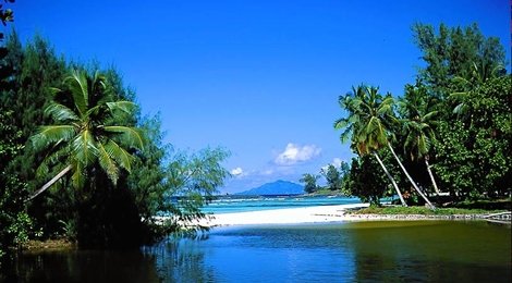 На фото: Остров Силуэт, 118 Остров Силуэт, 118