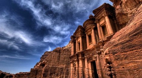 На фото: Петра, 118 Петра, 118