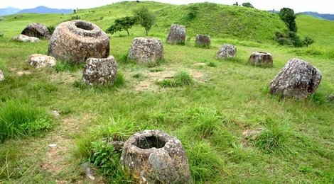 На фото: Пхонсаван, 118 Пхонсаван, 118