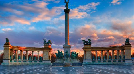 На фото: Площадь Героев в Будапеште, 118 Площадь Героев в Будапеште, 118