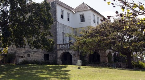 На фото: Роуз-Холл, 118 Роуз-Холл, 118