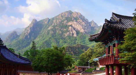 На фото: Сораксан, 118 Сораксан, 118