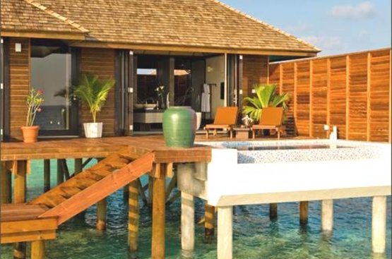 Мальдіви Lily Beach Resort &Spa