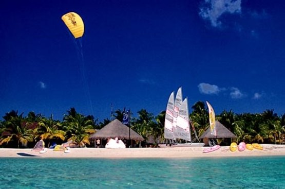 Мальдіви Kuredu Island Resort Maldives