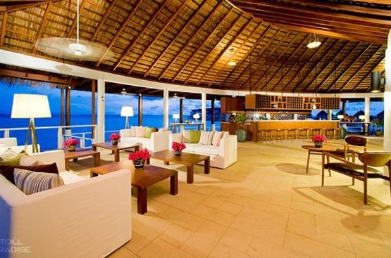 Мальдіви Centara Grand Island Resort&Spa