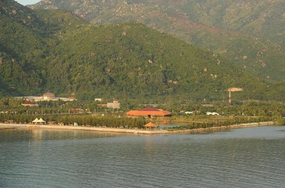 Вьетнам Diamond Bay Resort & Golf