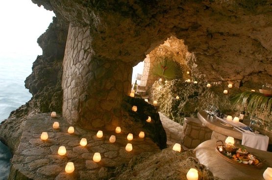 Ямайка The Caves