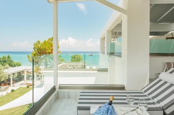 Греція Blue Carpet Luxury Suites