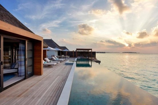 Мальдіви Four Seasons Resort Maldives at Kuda Huraa