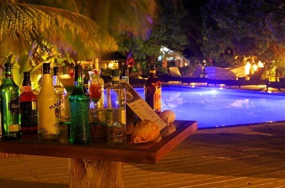 Мальдіви Eriyadu Island Resort