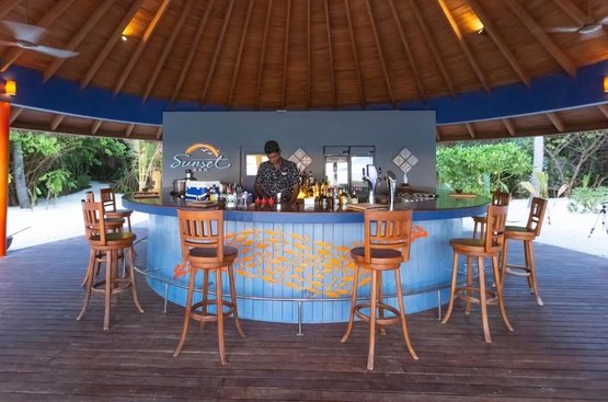 Мальдіви Reethi Faru Resort