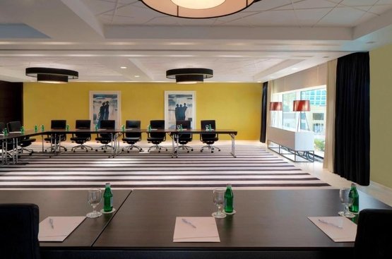 ОАЕ Le Méridien Dubai Hotel & Conference Centre