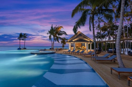 Мальдіви Avani Plus Fares Maldives Resort