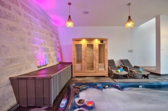 Мальта Villa Ghea Indoor Jacuzzi Pool Sauna and Games Room    