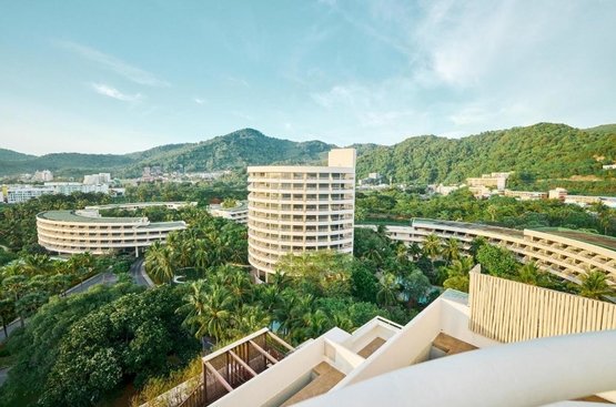 Таїланд Pullman Phuket Karon Beach Resort