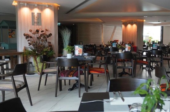 Таїланд Wyndham Grand Nai Harn Beach Phuket