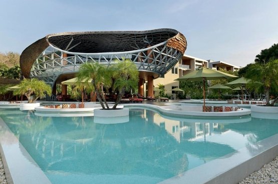 Таїланд Wyndham Grand Nai Harn Beach Phuket