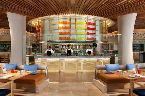 Таїланд Renaissance Phuket Resort & Spa