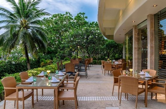 Таїланд Pullman Phuket Karon Beach Resort