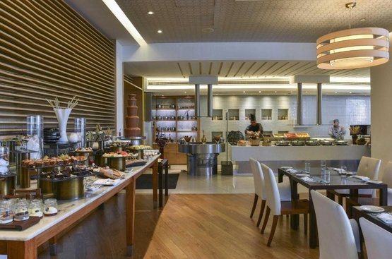 ОАЕ Raffles Dubai