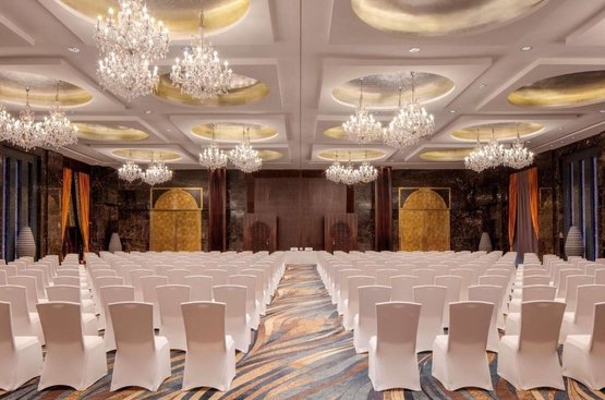 ОАЕ Raffles Dubai