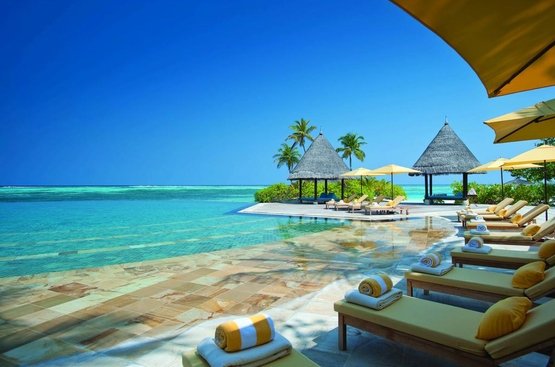 Мальдіви Four Seasons Resort Maldives at Kuda Huraa