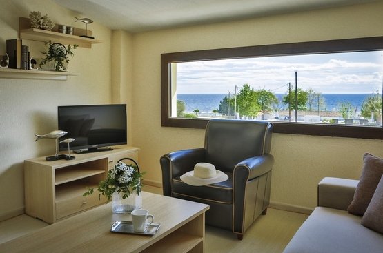  Nefeli Villas and Suites