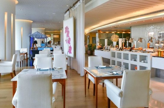 ОАЕ Raffles Dubai