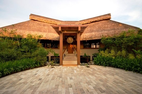 Філіппіни Eskaya Beach Resort & Spa  