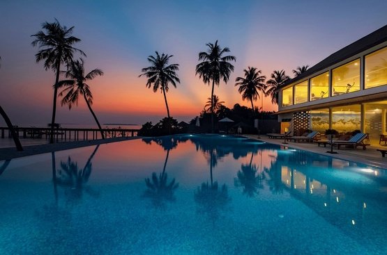 Мальдіви Reethi Faru Resort